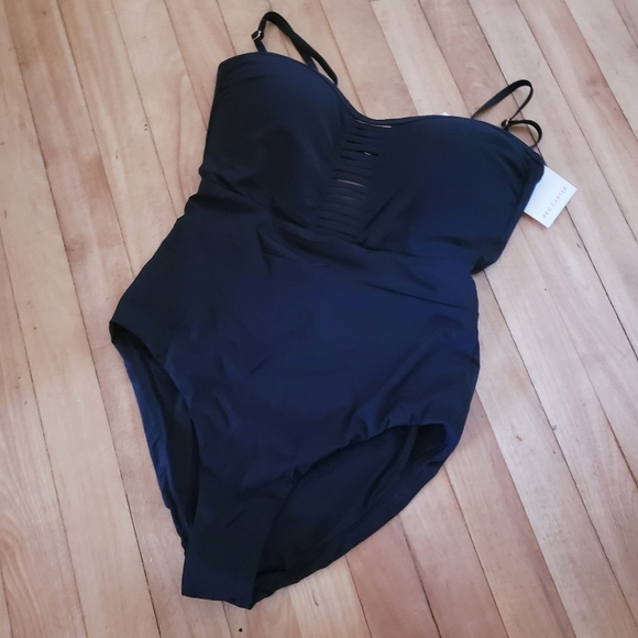 Red Carter NWT 1pc Swimsuit - M ( sz 10 CAN) - Picture 9 of 9